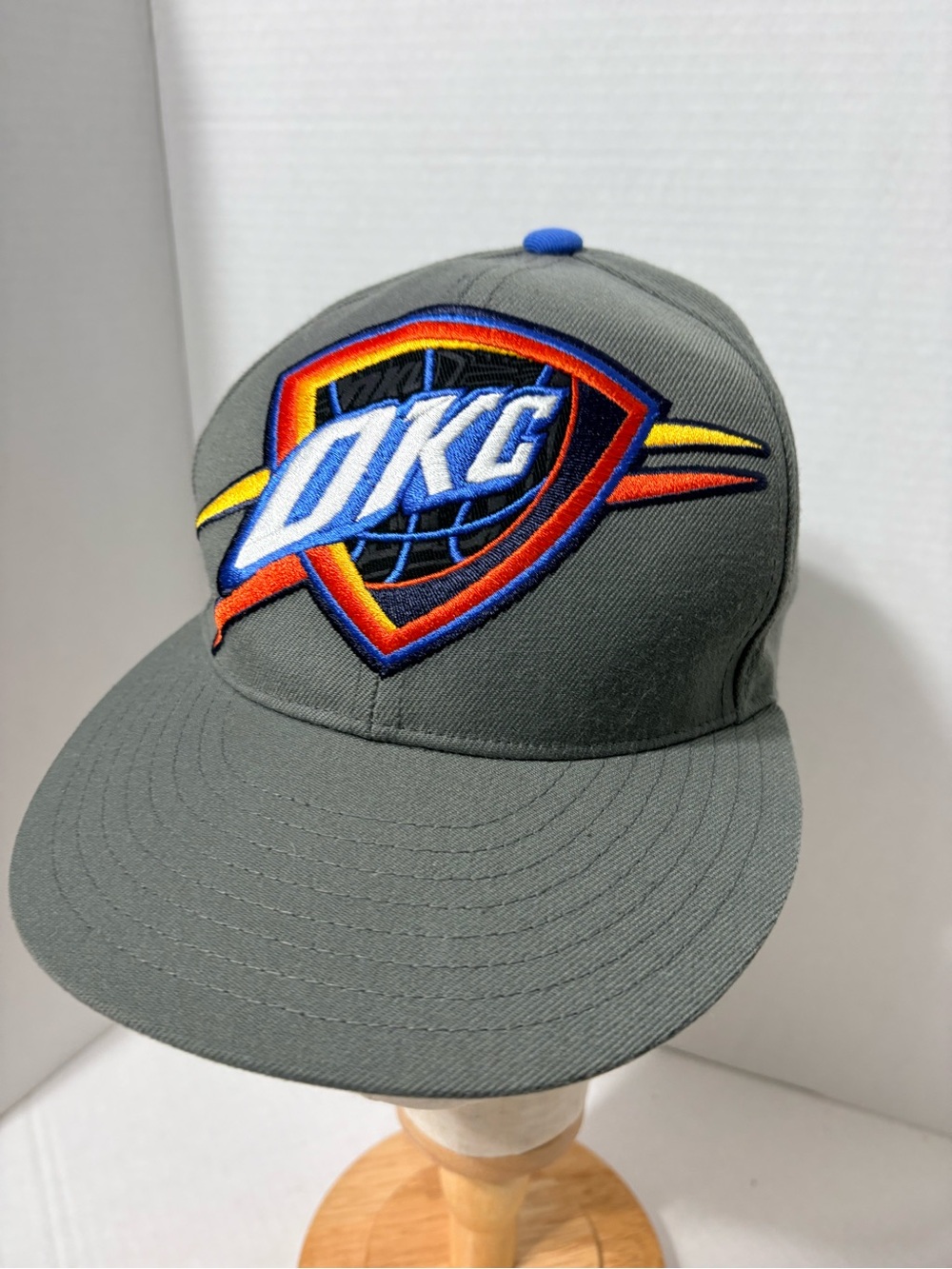 adidas Kids Gray Fitted Cap Hat with Multicolor‎ Basketball OKC Thunder Patch 7